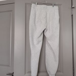 LULULEMON SCUBA HIGH-RISE JOGGER - HEATHERED CORE ULTRA LIGHT GRAY - SIZE 6